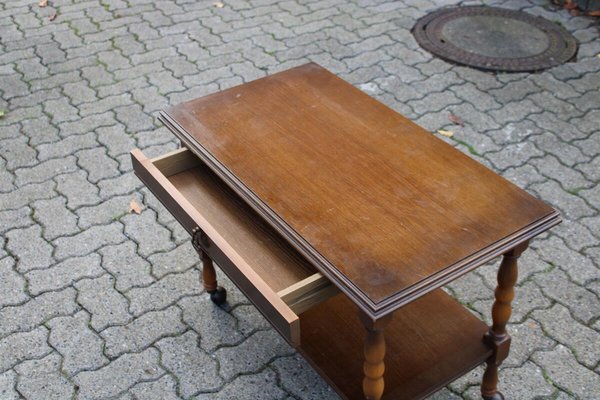 Vintage Tisch / Beistelltisch mit Schublade massiv
