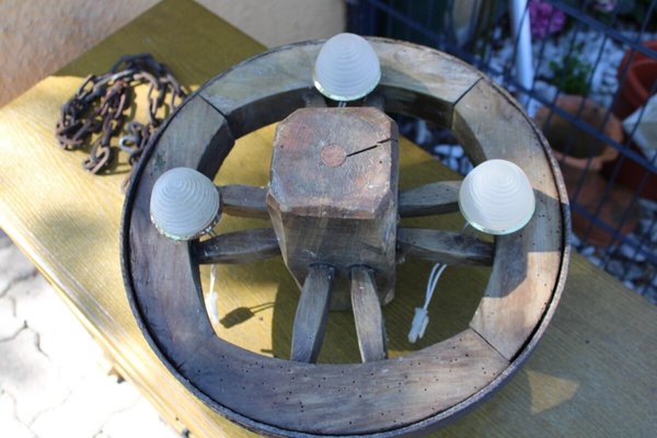 Lampe / Stalllampe antik, 3-flammig an Ketten aufgehangen